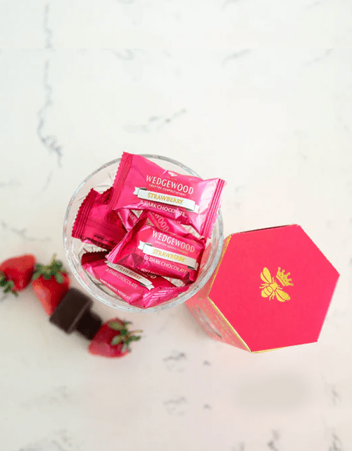 Dark Chocolate & Strawberry Gift Box - Impala Online