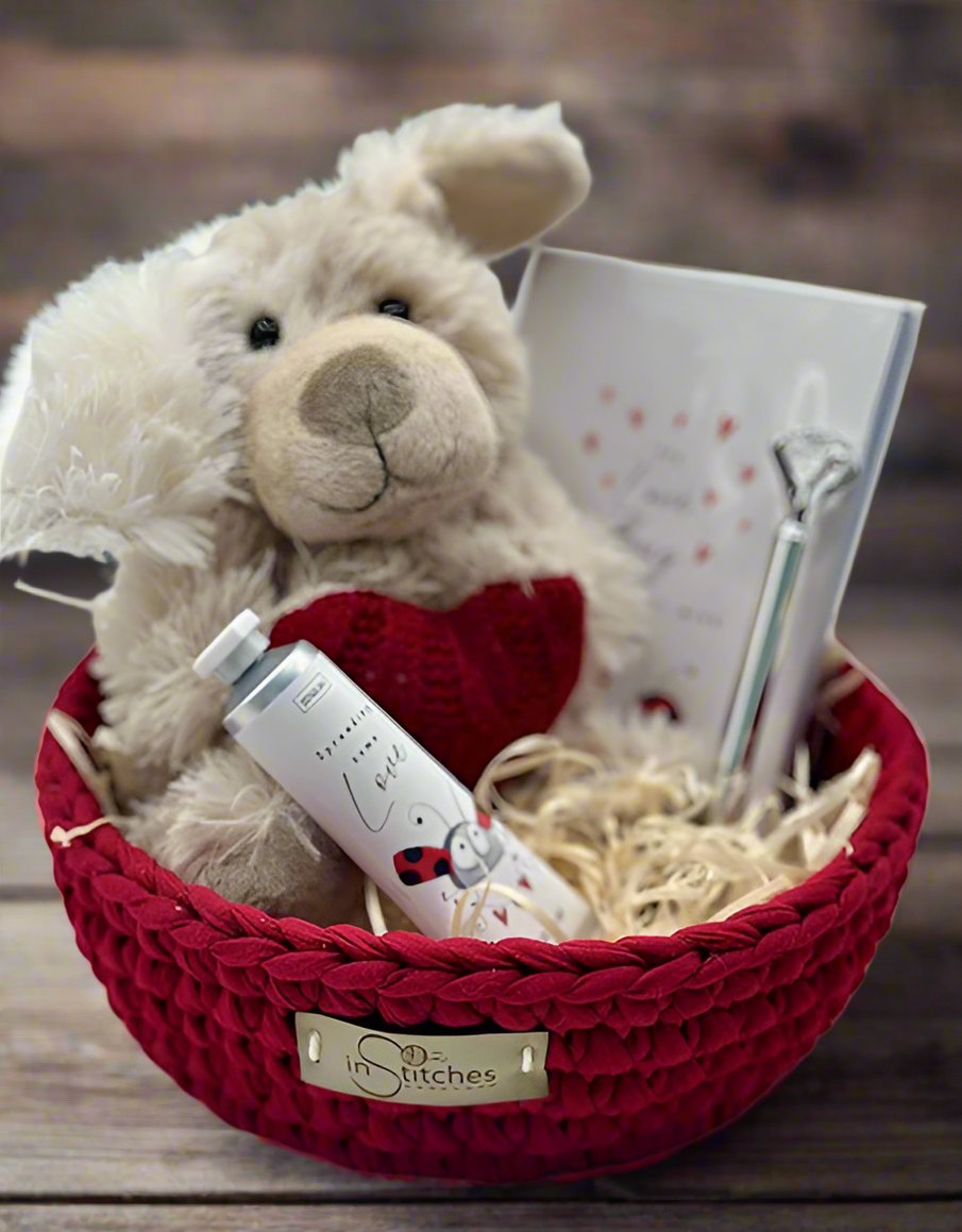 Gift Basket Best Gift To Get Your Girlfriend On Valentine's