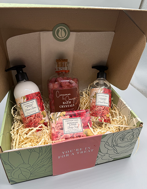 Cinnamon, Geranium & Rose Gift Box